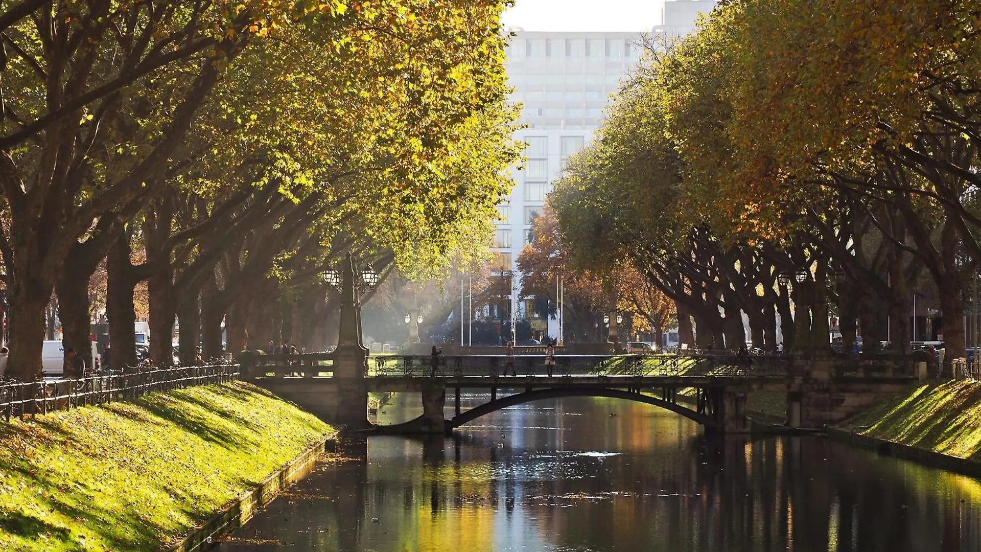 Holiday Inn - The Niu, Hub Dusseldorf Messe By Ihg contacts